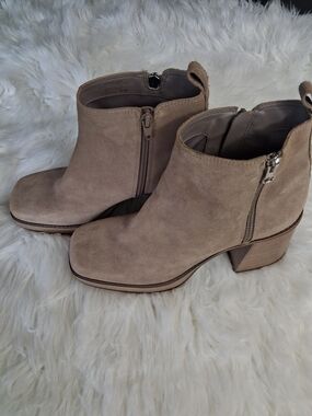 Copper Key Taupe Block Heel Ankle Boots New